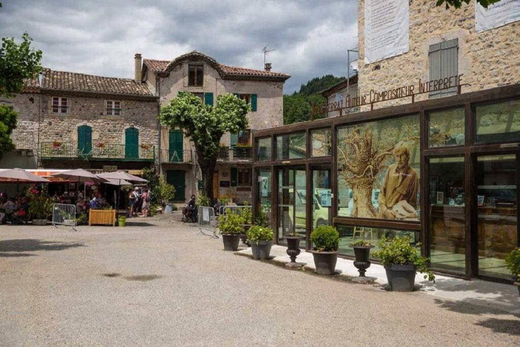 Chalet "Le Petit Olivier" Gites Appart 'Hotel L'Echappee Belle D'Aubenas Logement 2 Sur 3 Exterior foto